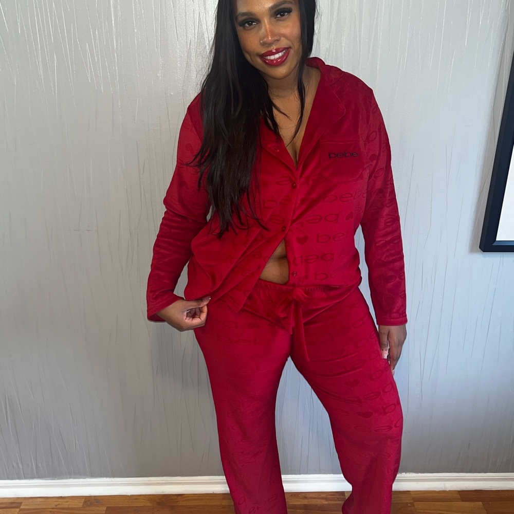Bebe Vibrant Red Lounge Set